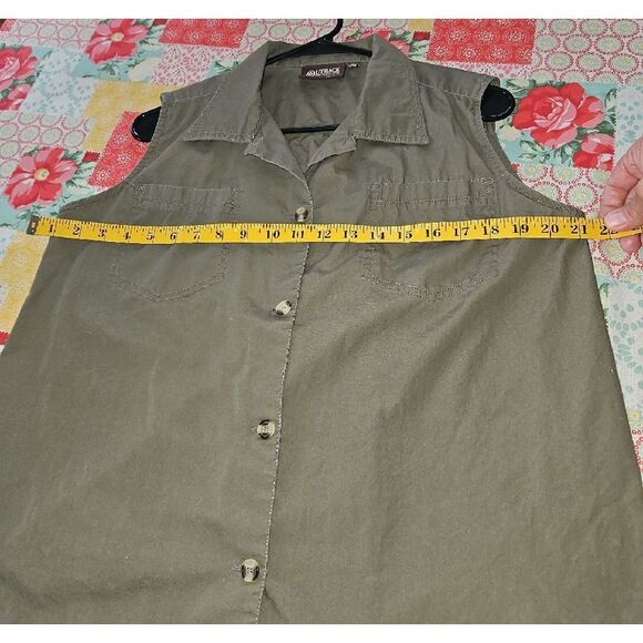 Outback Trading Company Olive Sleeveless Button-Up Shirt - Picture 9 of 12